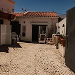 Moradia بيت للعطل إستوريل